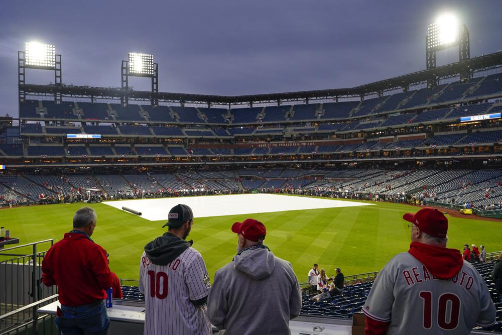 World Series rainout, Astros-Phils to play Game 3 Tuesday