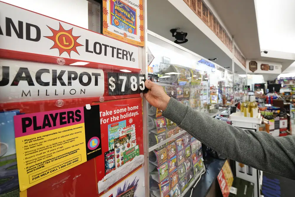 Mega Millions jackpot climbs to $940M after no winner