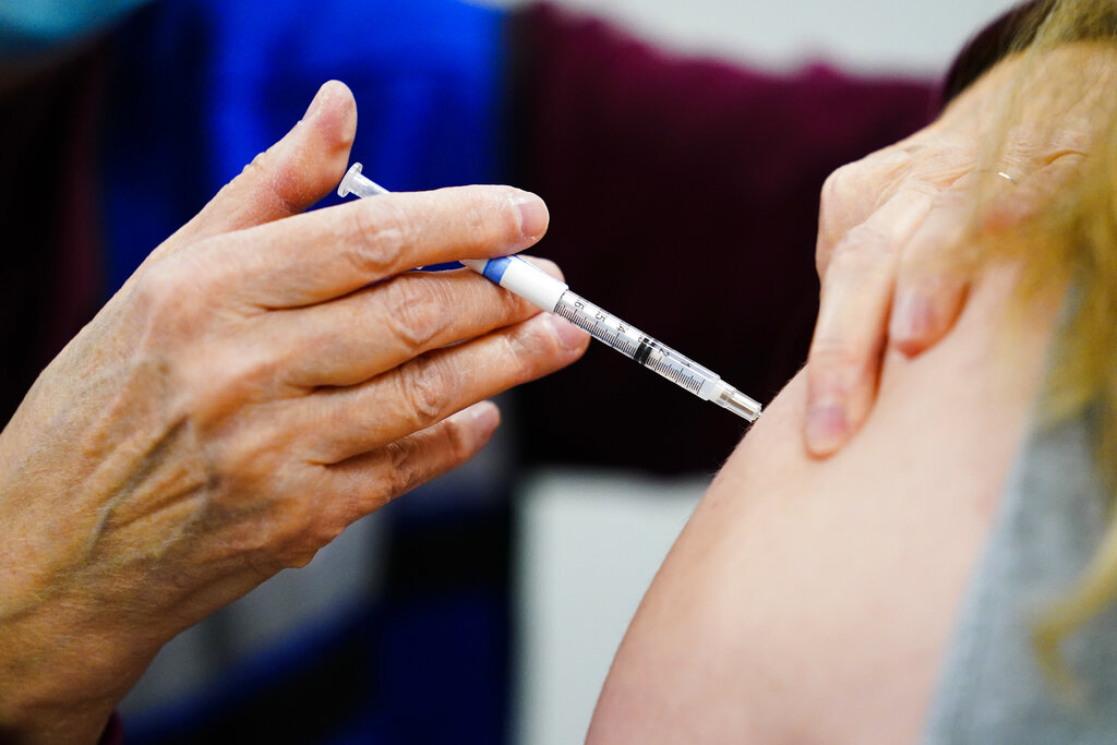 Poll finds most Long Islanders will not get the updated COVID-19 vaccine