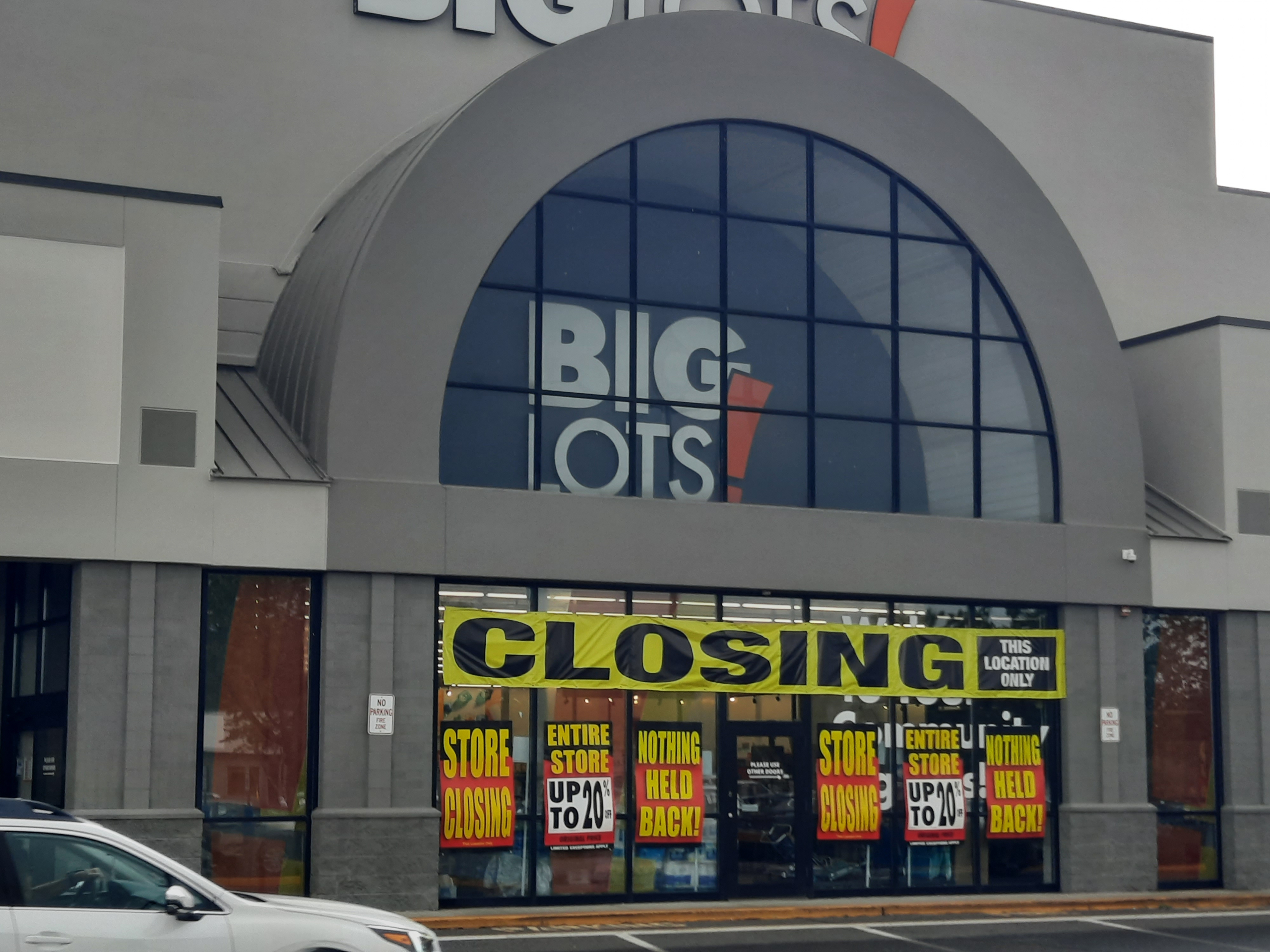 Big Lots to close 2 stores on Long Island WHLIAM