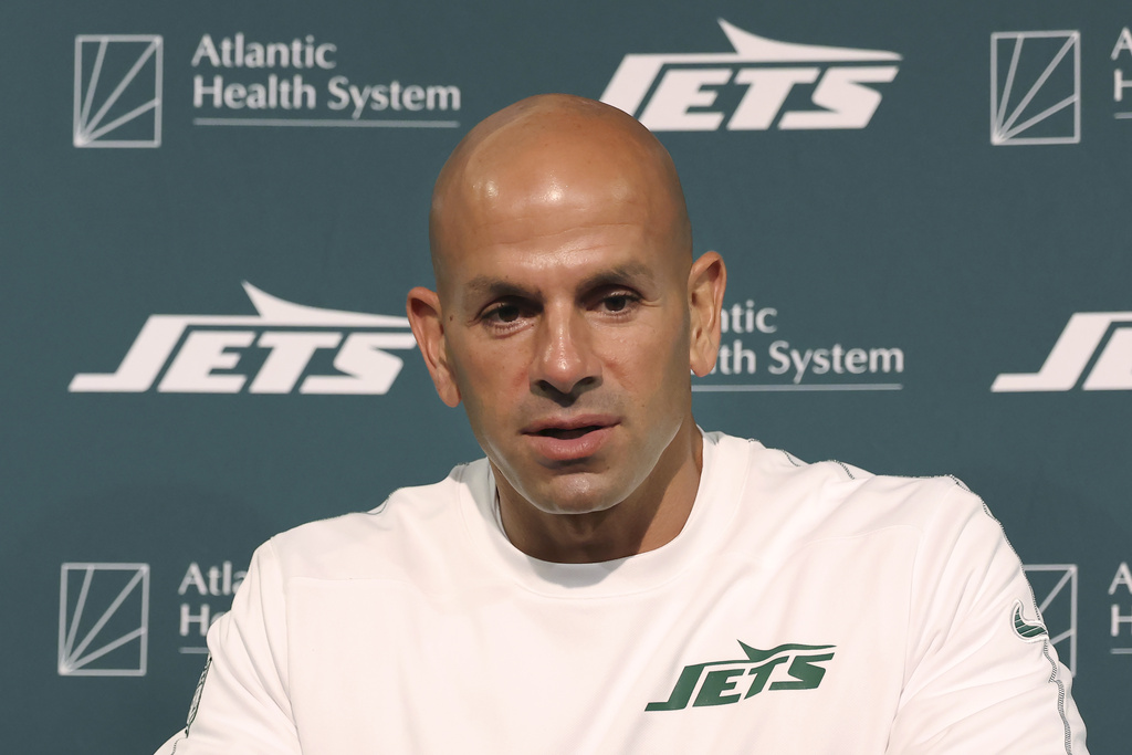 Jets fire coach Robert Saleh after a 2-3 start to the season, AP source says