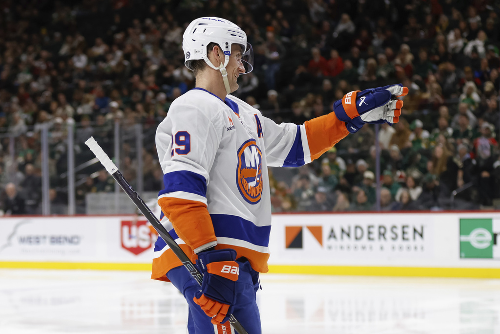 Avalanche acquire Brock Nelson from the Islanders on the eve of the NHL trade deadline