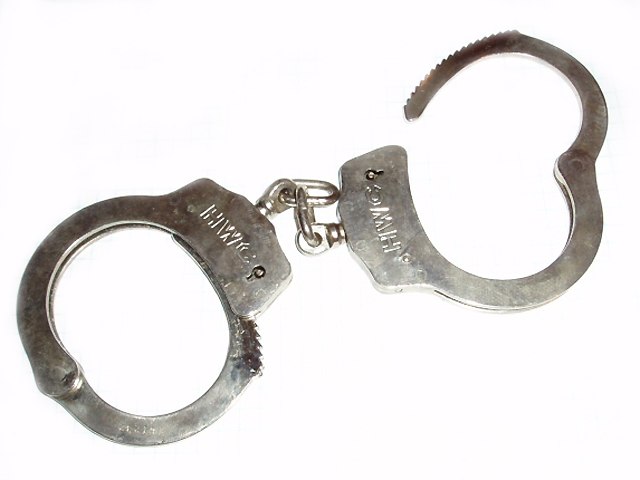 Woman charged with leaving child alone boardwalk