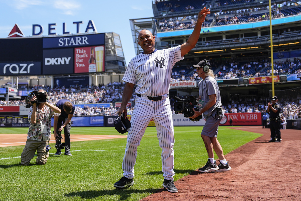 Mariano Rivera tears Achilles in Yankees Old-Timers’ Day game and needs surgery Mariano Rivera tears Achilles in Yankees Old-Timers’ Day game and needs surgery