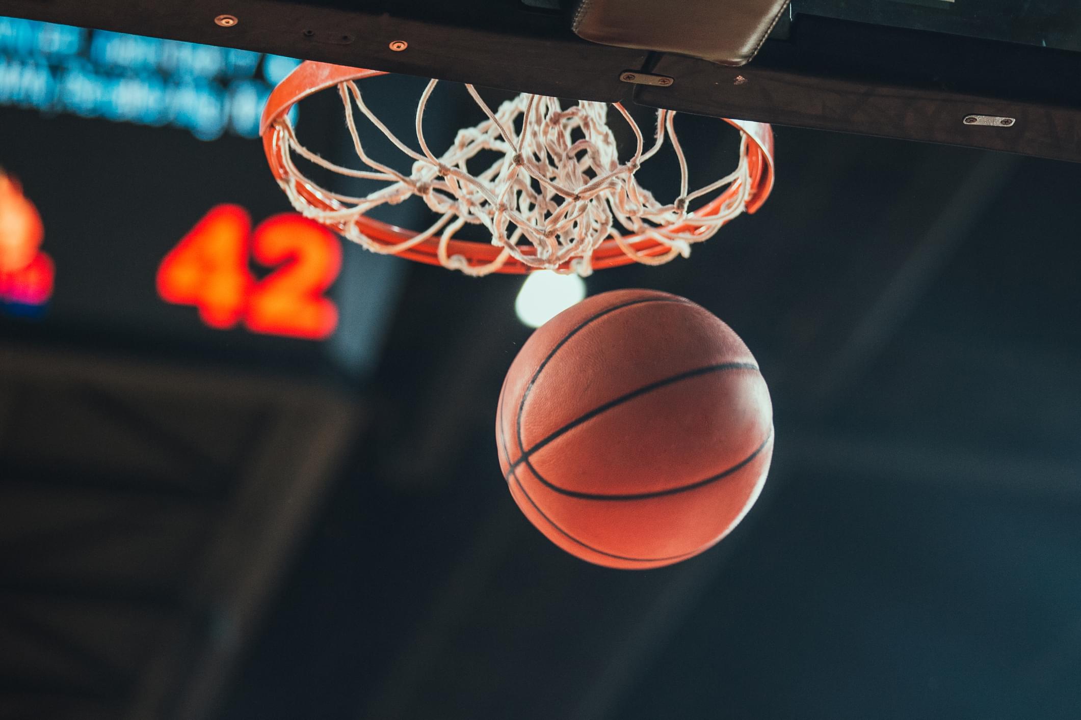 60 Seconds Behind the Scenes- Hanging with the Harlem Globetrotters