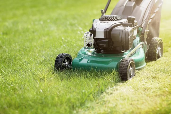 Tell Me Something Good: Guy Who Lost His Job Is Mowing Senior’s Lawns For Free