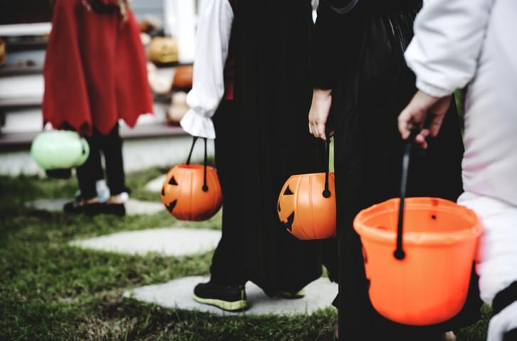 TELL ME SOMETHING GOOD: Family Creates COVID-19 Friendly Candy Launcher For Safe Trick or Treating On Halloween