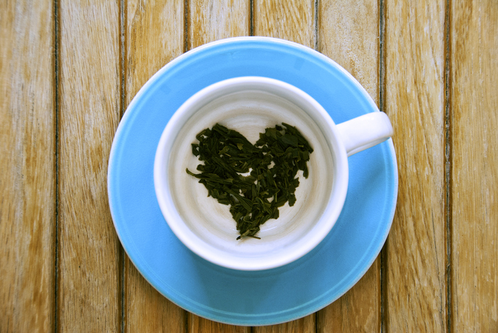 MUNDANE MYSTERIES: Where did the phrase “read the tea leaves” come from?