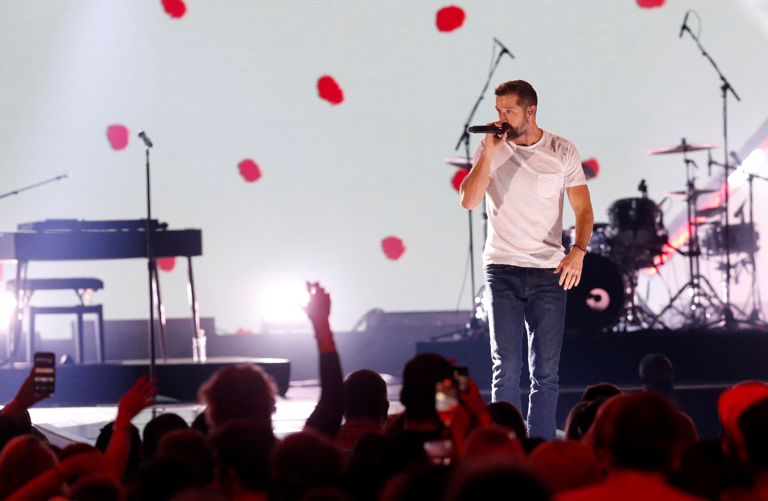 SHOOTING STARS COUNTDOWN Friday October 15: Can Walker Hayes Keeping That Oreo Shake at Number 1 Again?!