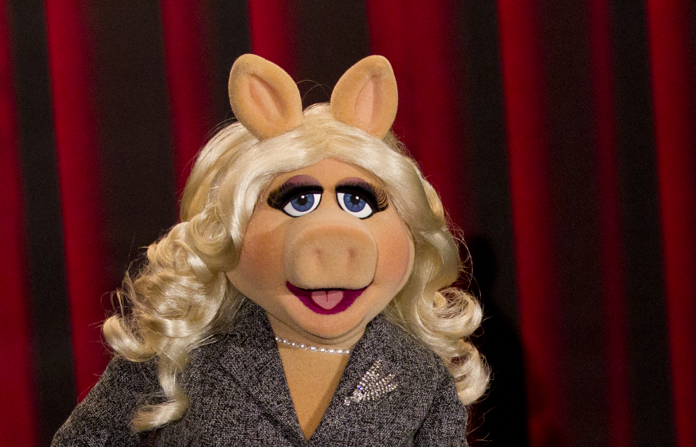 MUNDANE MYSTERIES: Why do Miss Piggy and Yoda sounds so similiar?