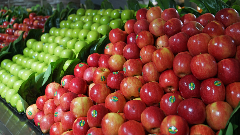 MUNDANE MYSTERIES: Are the stickers on fruits and vegetables at the store edible?