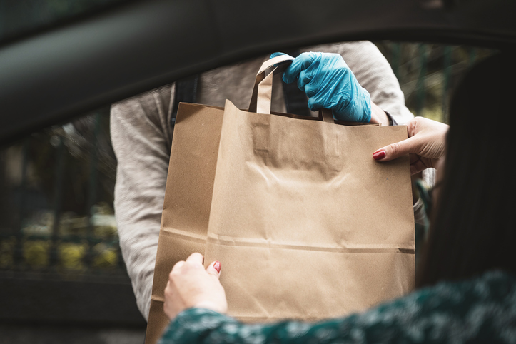 TELL ME SOMETHING GOOD: Woman finds envelope of cash in her drive-thru bag then does THIS with it