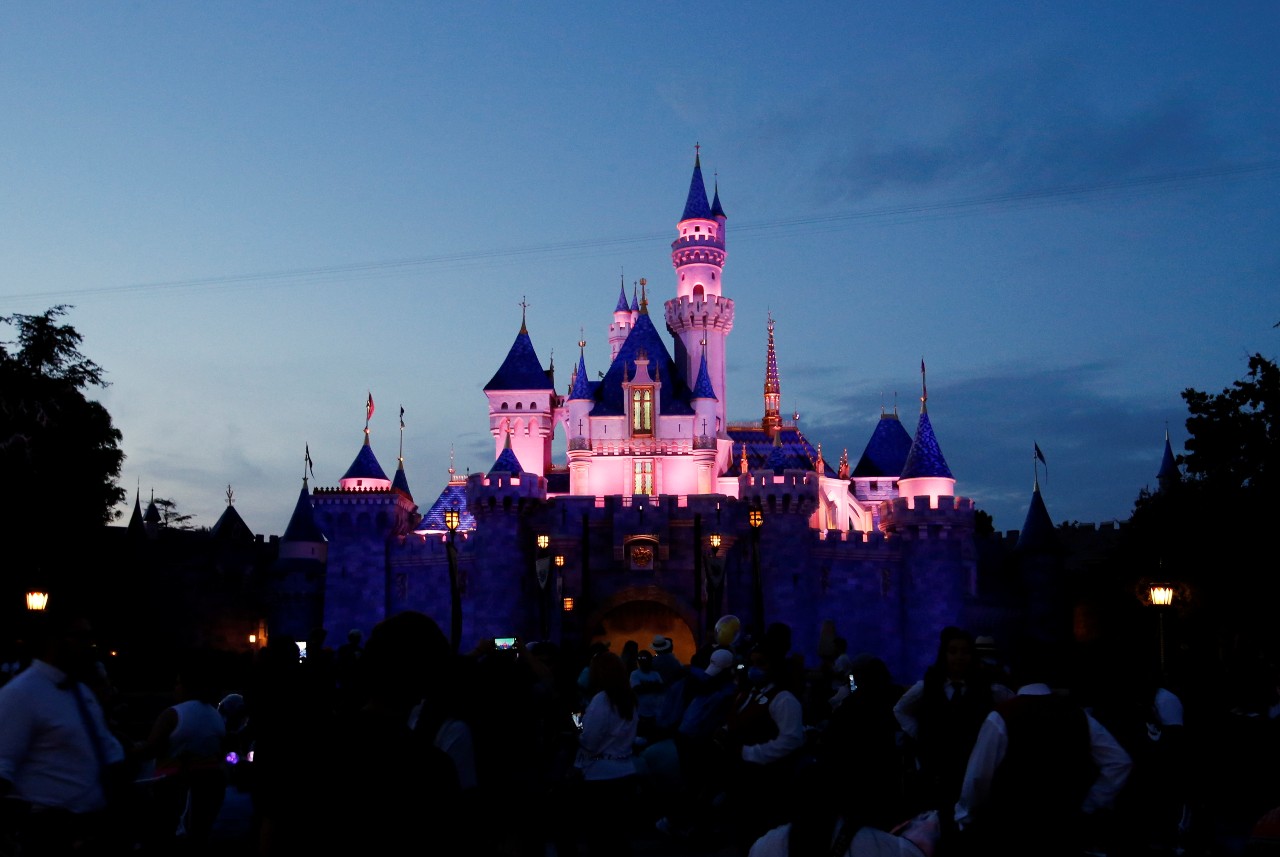 TELL ME SOMETHING GOOD: TikToker Gives 100-year-old Veteran An Unforgettable Day At Disneyland