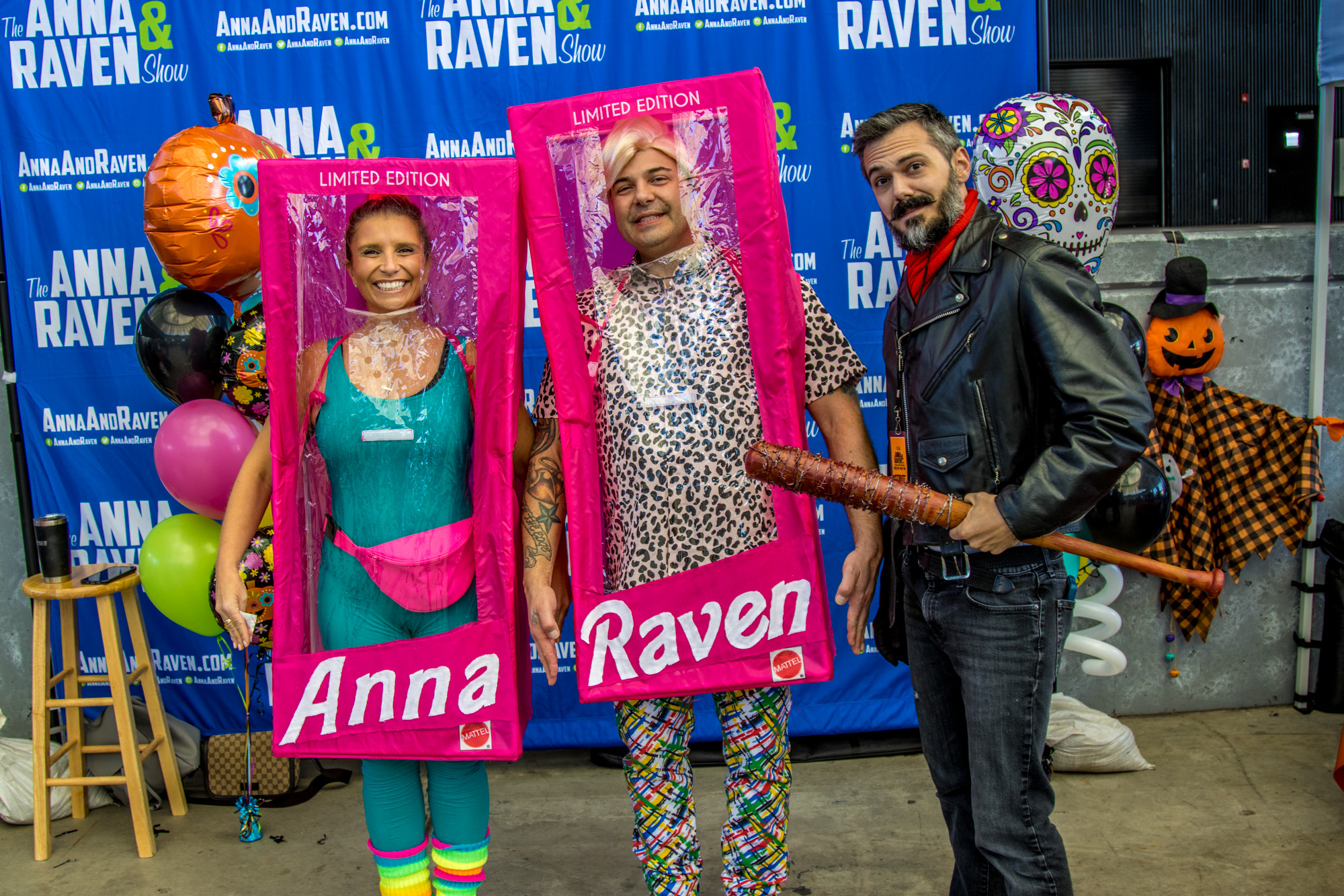 WATCH: Anna & Raven Clear Victory Painting Trick or Treat Day
