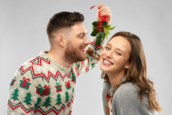 MUNDANE MYSTERIES: Why do people kiss under the mistletoe?