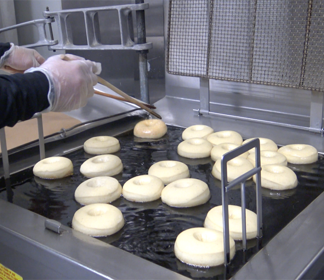 Kevin tours the ShopRite Norwalk bakery