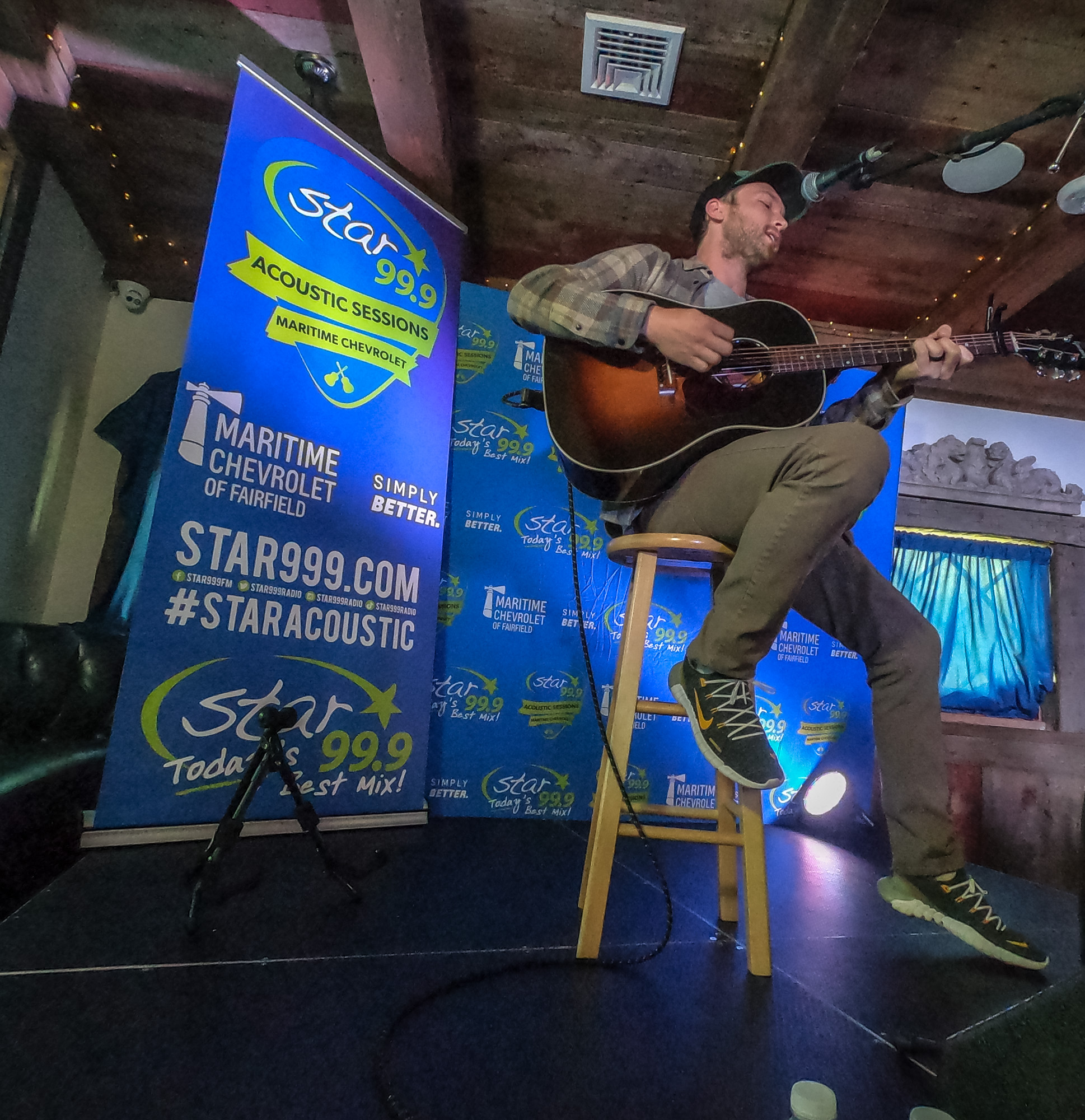 Star 99.9 Maritime Chevrolet Acoustic Session with Phillip Phillips