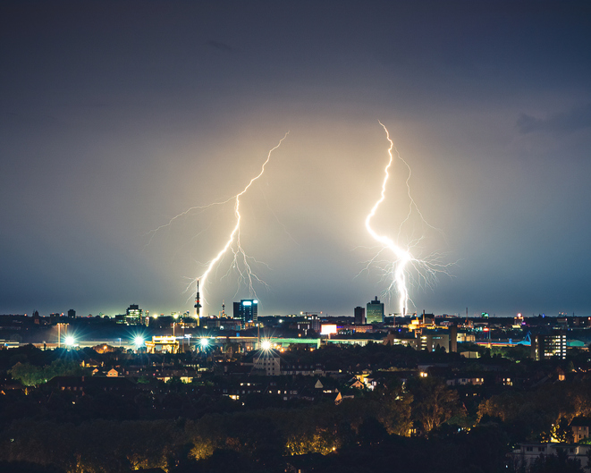 PODCAST – Thursday, February 3: The Longest Lightning Strike Ever; A Connecticut Concert Announcement; Quinnipiac Hockey Coach Rand Pecknold