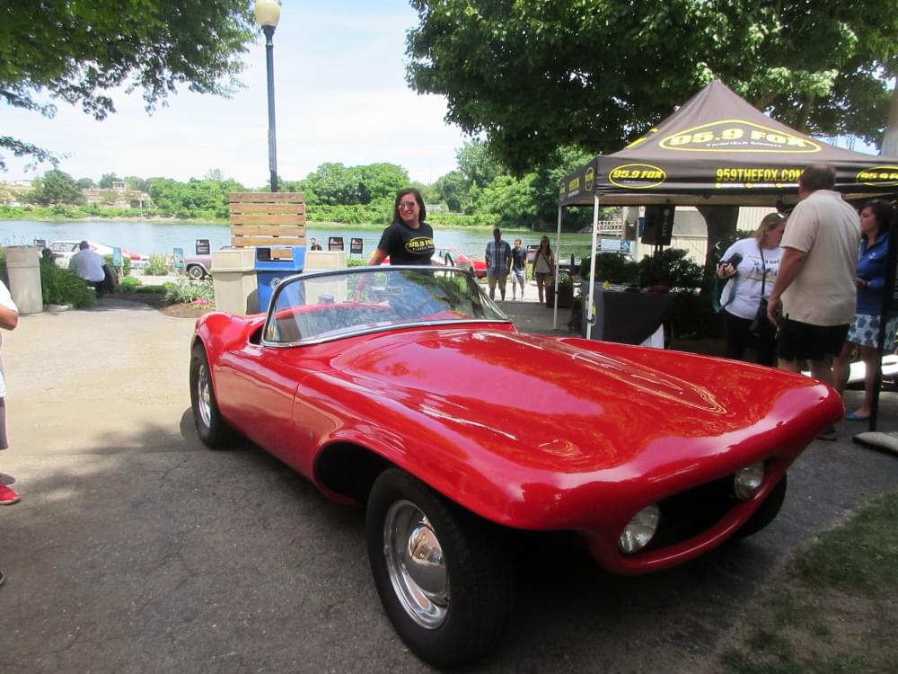 The Maritime Aquarium Auto Show: “Barracudas, Sting Rays & More Show Cars from the Sea.”