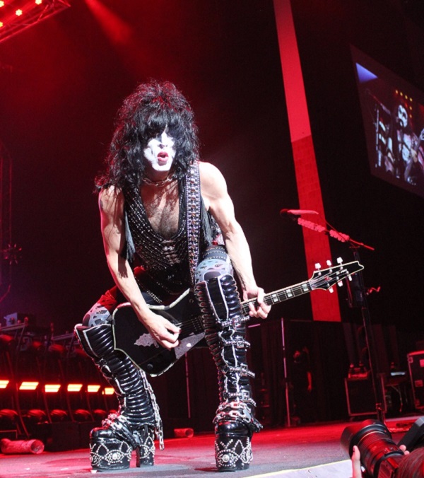 Photos: KISS at The XFINITY Theatre