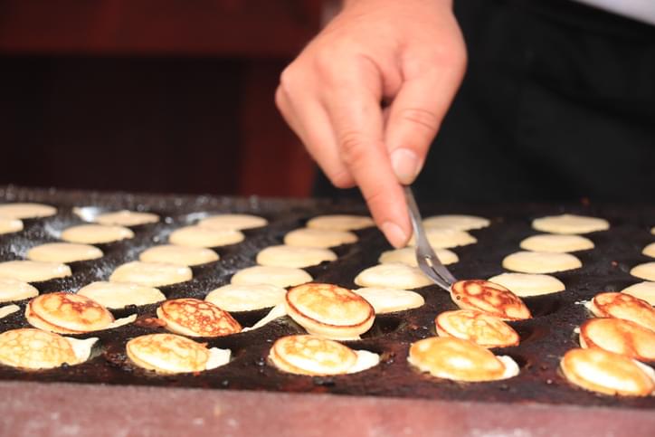 Morning Hack 2/28/2020 Mini Pancake Lollipops!