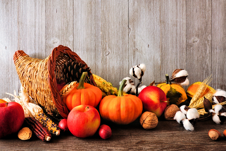 Morning Hack 11/19/2021 Easy Thanksgiving Table Decor! Very Cool!