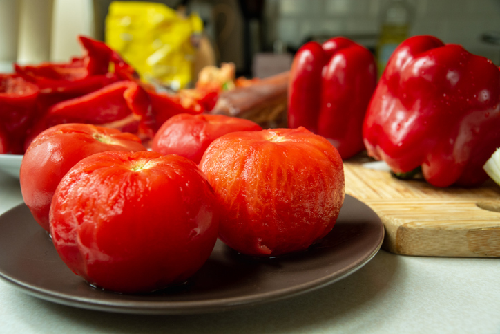 Morning Hack 10/26/2022 Peel Fresh Tomatoes This Easy Way!!