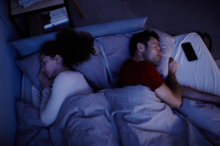 WEBE Wellness: Why Couples Should Go To Sleep At The Same