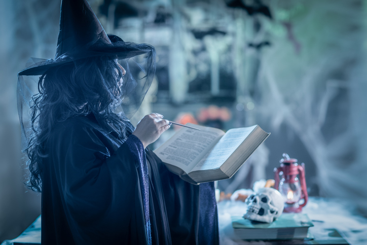 The Lisa Wexler Show – Were There ‘Witches’ In Simsbury?