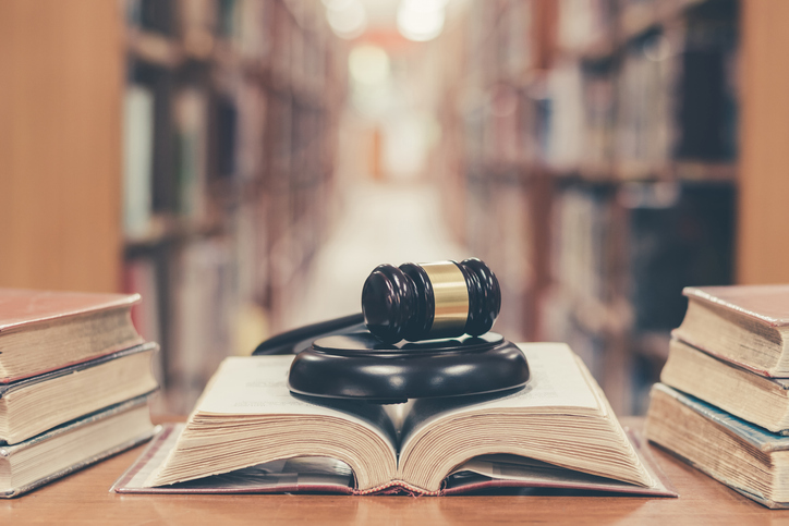 The Lisa Wexler Show – CBS Legal Analyst Thane Rosenbaum
