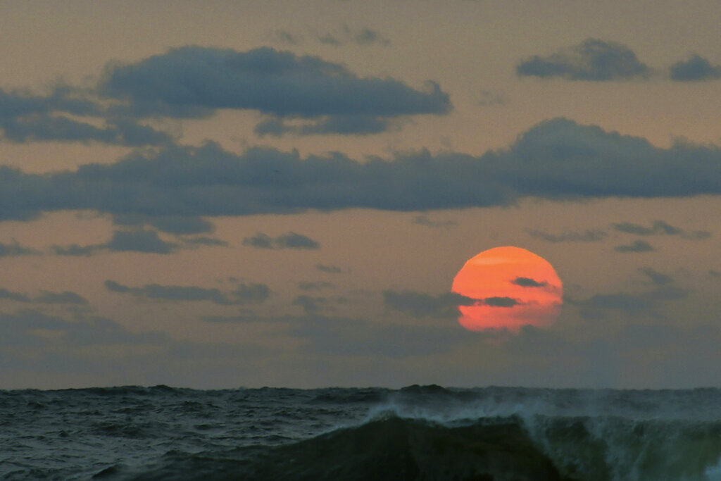 West Coast wildfire smoke causing overcast skies in NY