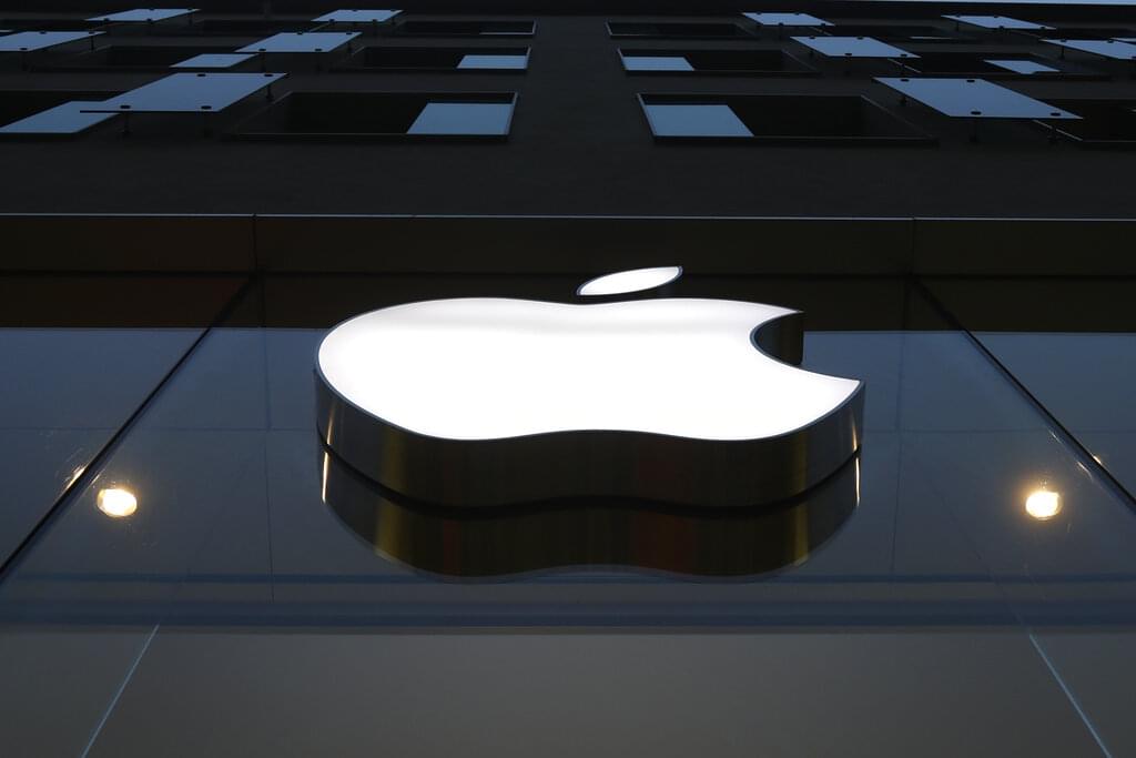 Apple urges customers to update software after hacker attack