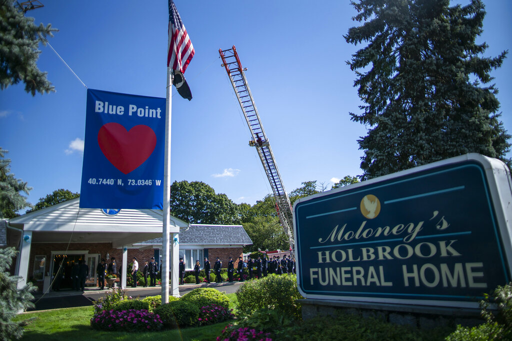 Lines of mourners form for Gabby Petito funeral home viewing