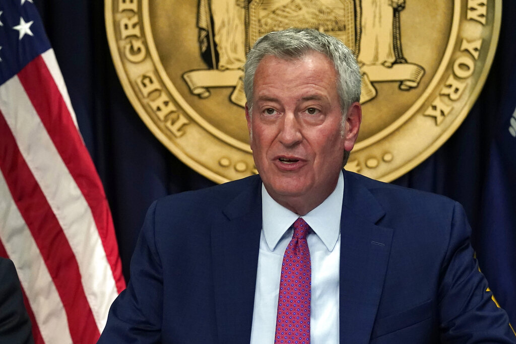 De Blasio files paperwork to set up run for governor of NY