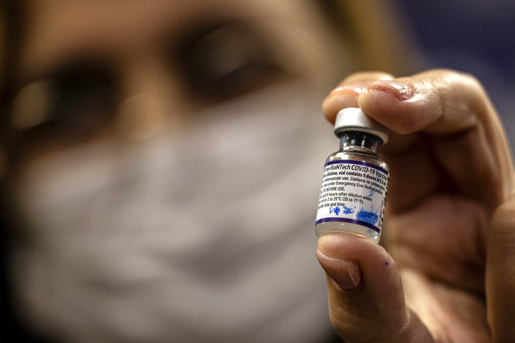 Israel study: 4th vaccine shows limited results with omicron