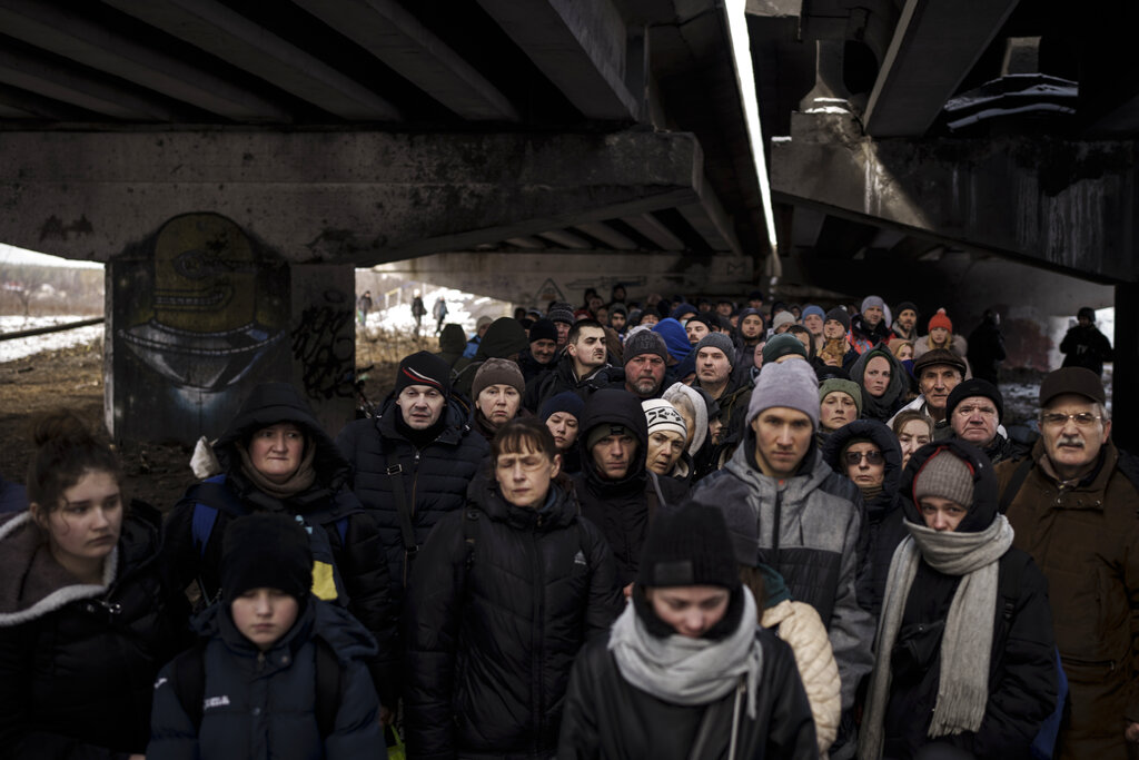 People flee embattled Ukraine city, supplies head to another