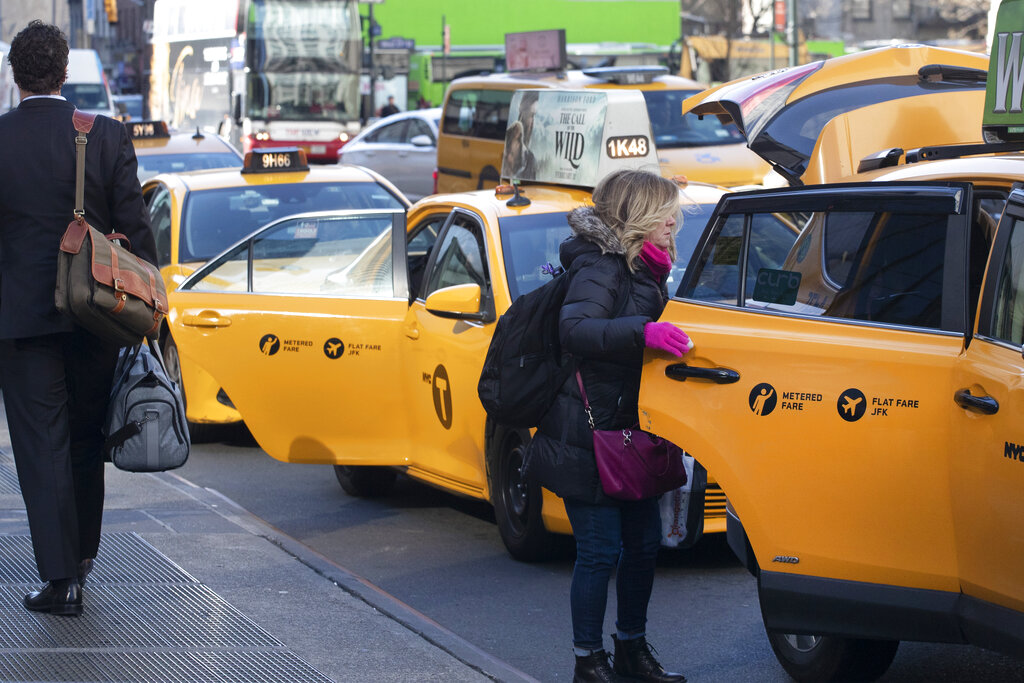 Uber adds NYC taxi cabs to its app