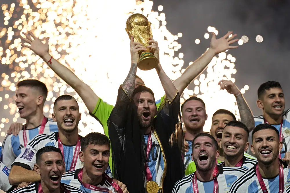 Argentina wins World Cup, beats France on penalties