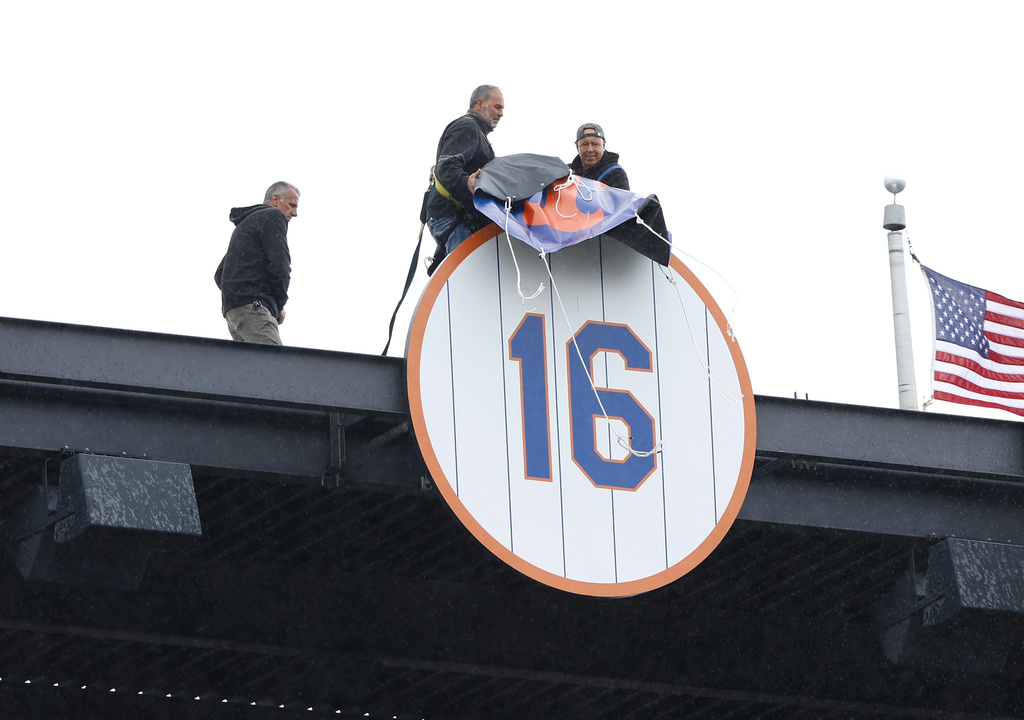 As Mets retire his No. 16, Dwight Gooden tells fans he wanted to `make things right with you guys’