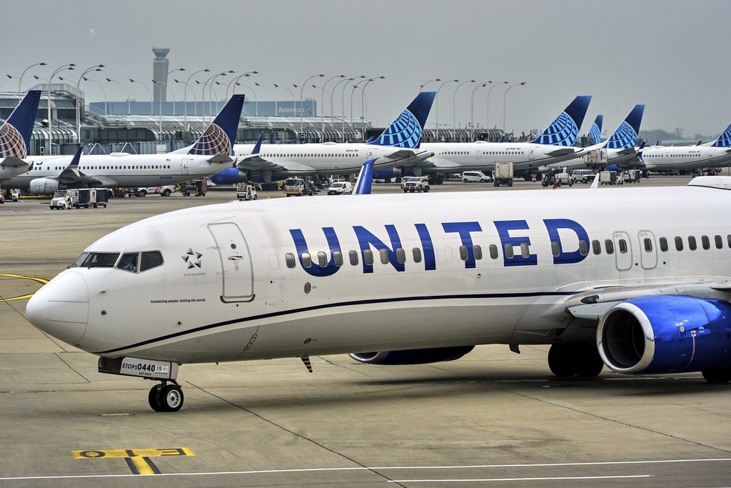 More than 1,000 United Airlines flights delayed in the US due to technology problem