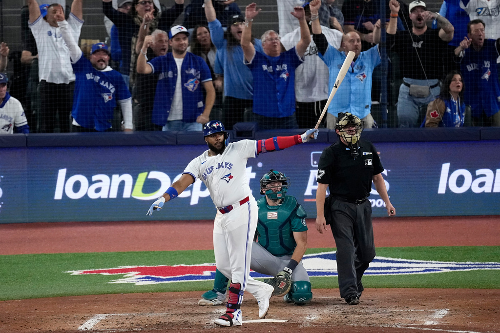 Blue Jays in World Series for first time since before Ohtani was born, while Dodgers seek to repeat