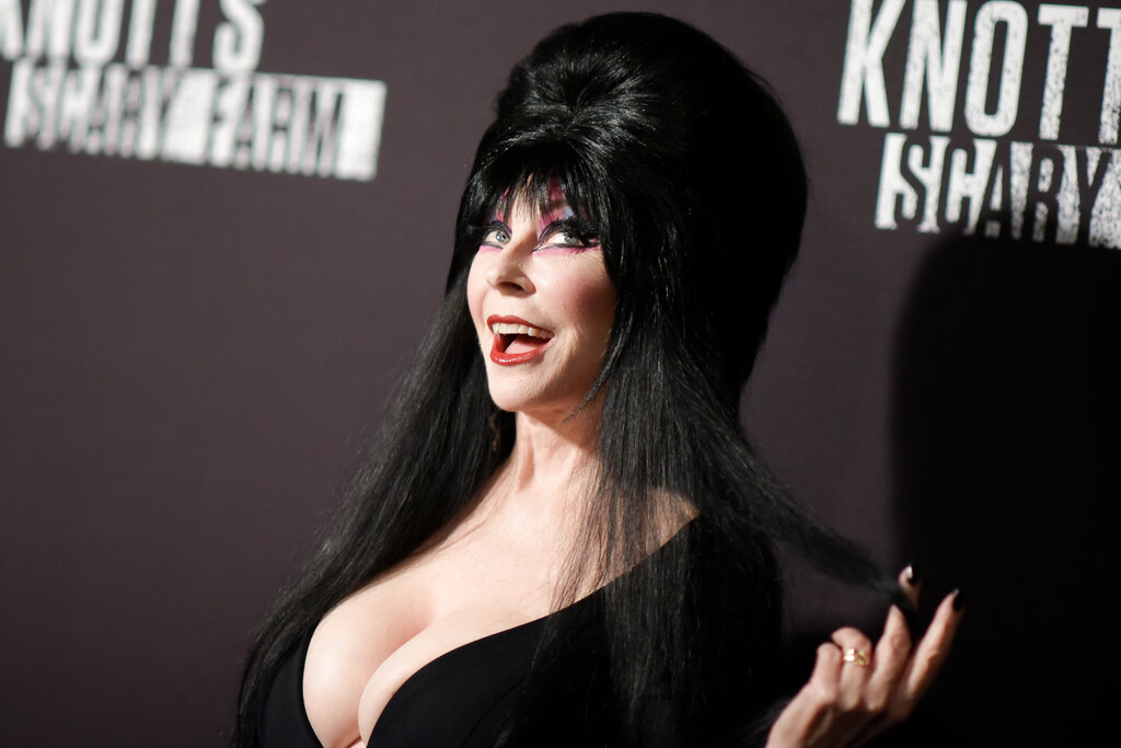 Orlando chats with Cassandra Peterson AKA Elvira, Mistress of the Dark