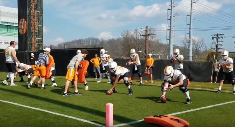 Videos: Tennessee football Spring Practice 1 – Quarterbacks