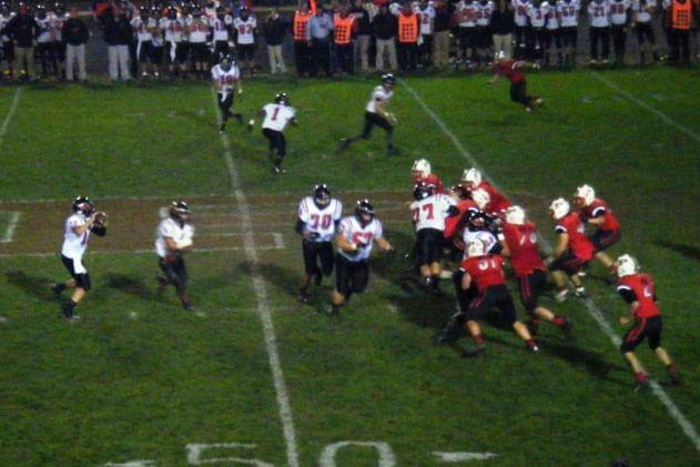 Streaking Pekin Plays At Metamora In Super Nutrition Red Zone GOW