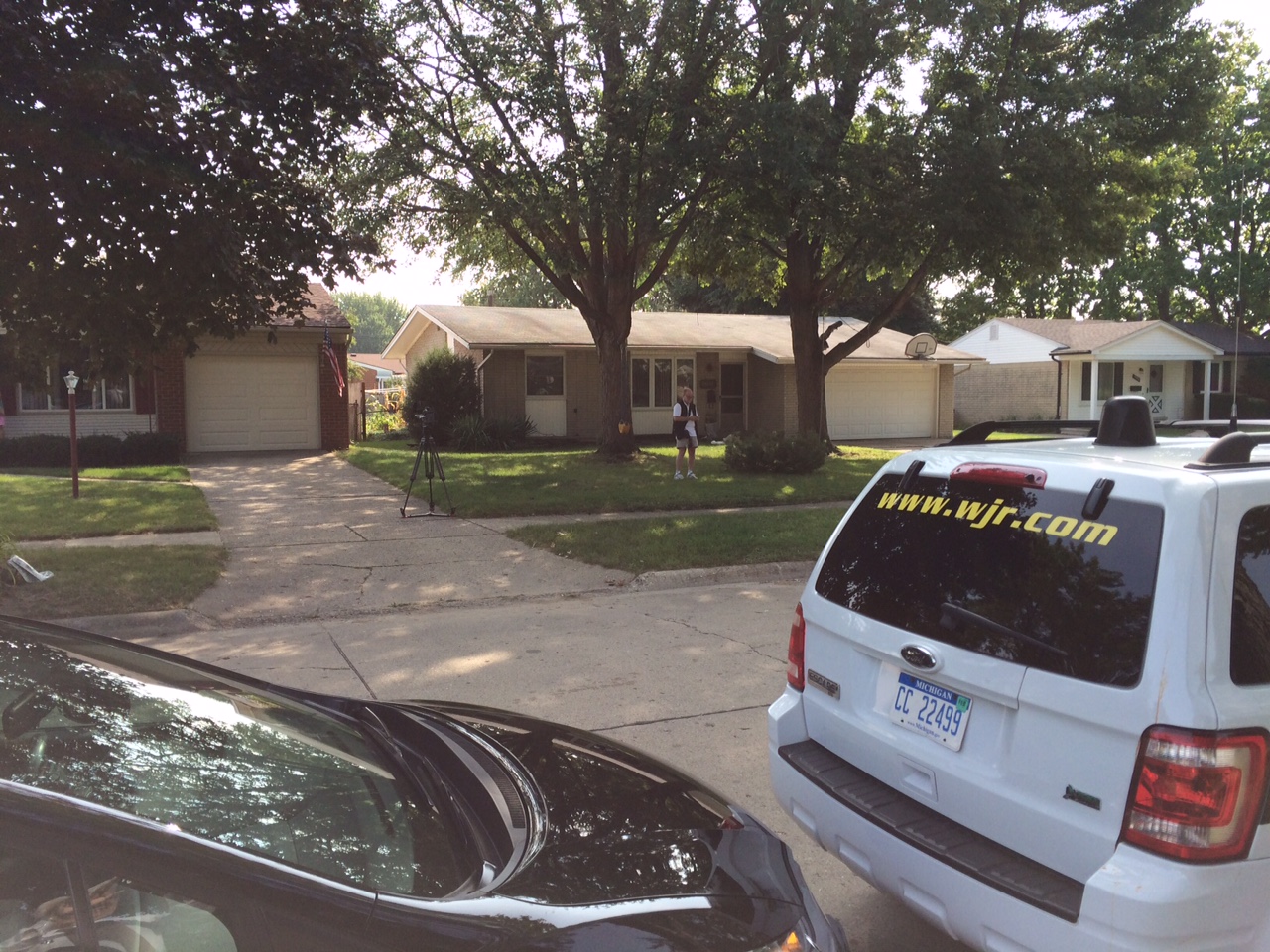 3 stabbed, 2 killed by family member in Sterling Heights
