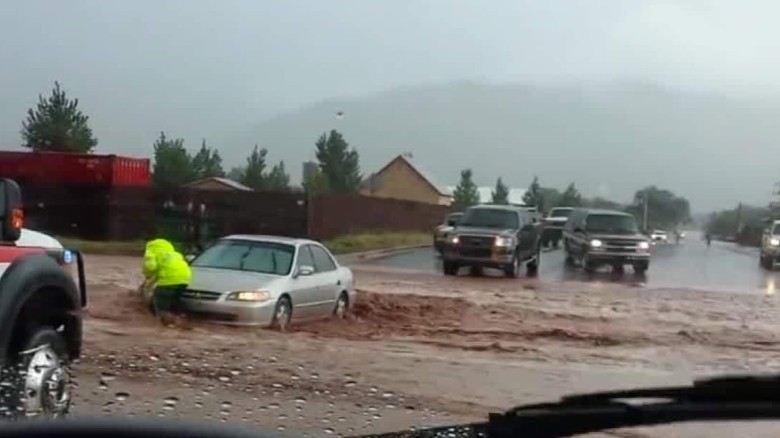 At least 8 dead after flash flooding hits town on Utah/Arizona border