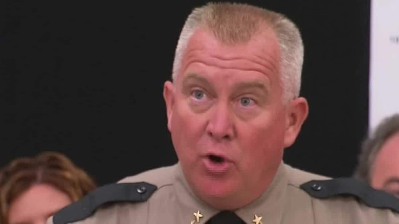 Sheriff: Umpqua gunman had 14 guns, committed suicide