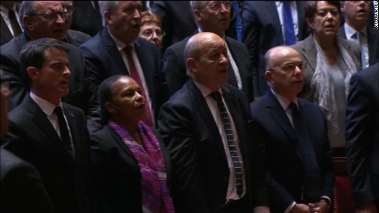 Parliament sings ‘La Marseillaise’ after Hollande speech