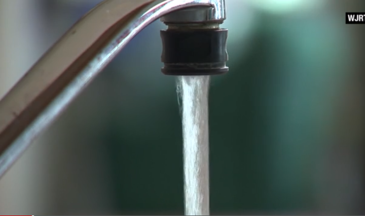 Plumbing business offers free water testing for Flint residents