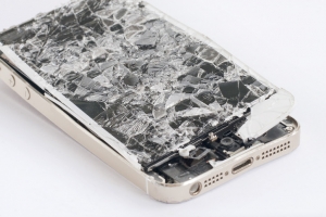 Apple now accepts damaged cell phones as trade-ins